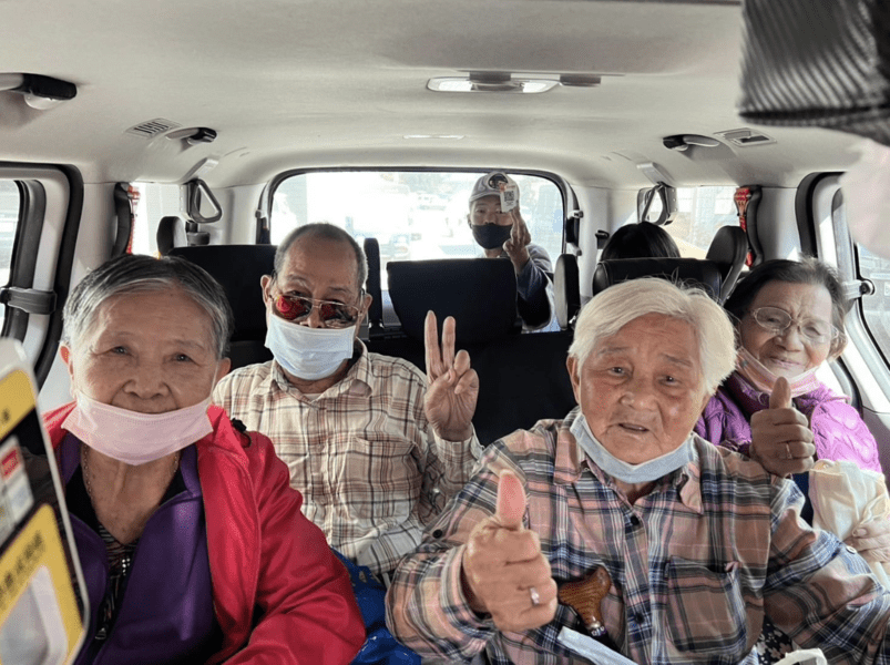 Pensioners in a bus - Kaohsiung