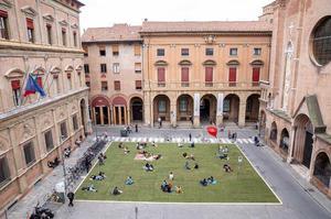 A pedestrian green space at Piazza Rossini A pedestrian green space at Piazza Rossini